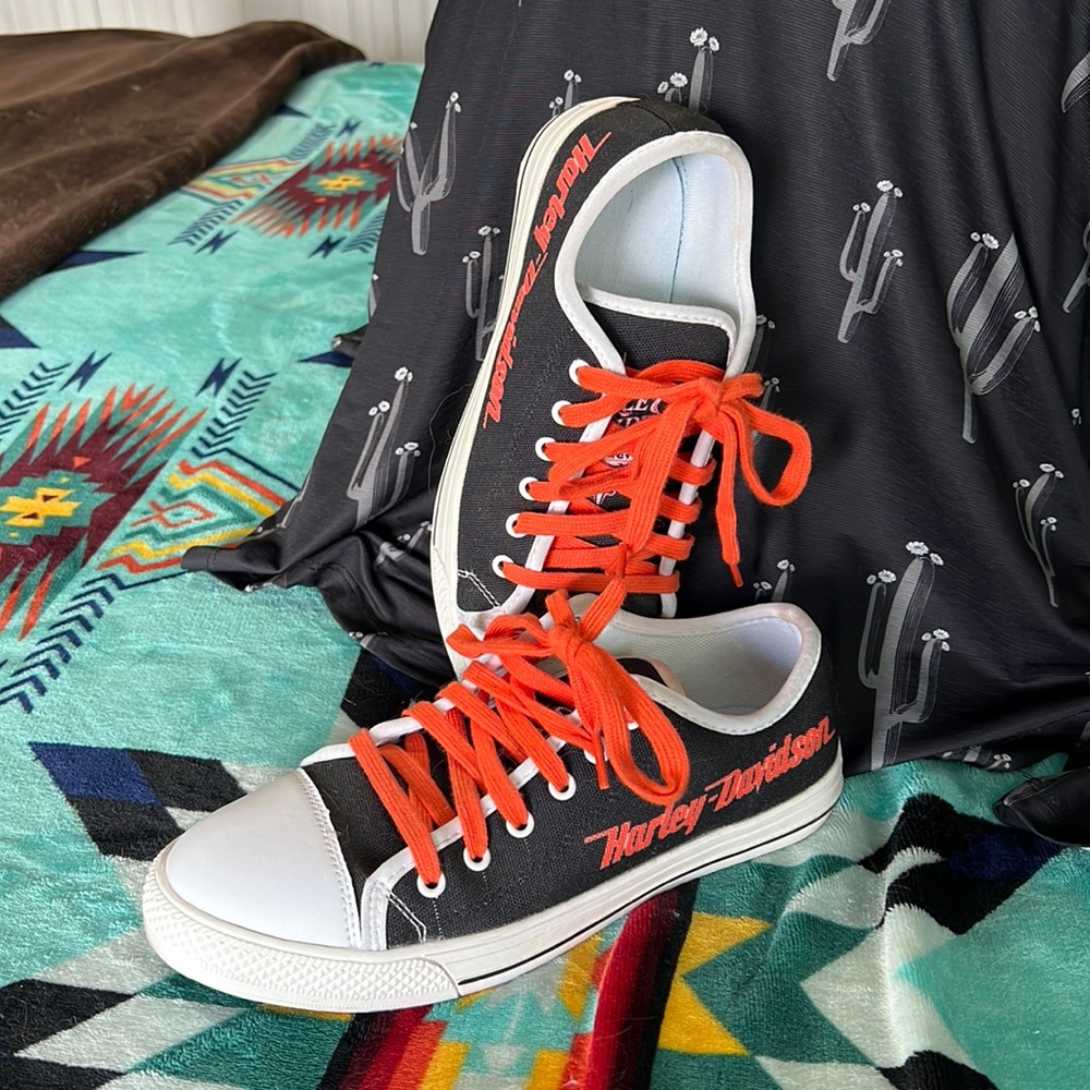 Harley Davidson shoes worn once on pavement